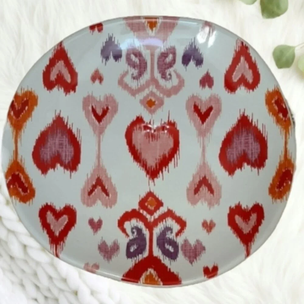 Williams Sonoma set of 4 Amour Heart Salad Plates